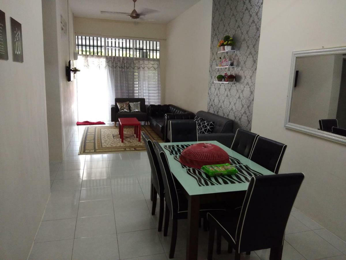 Zah’ra Homestay Kuala Lipis Luaran gambar